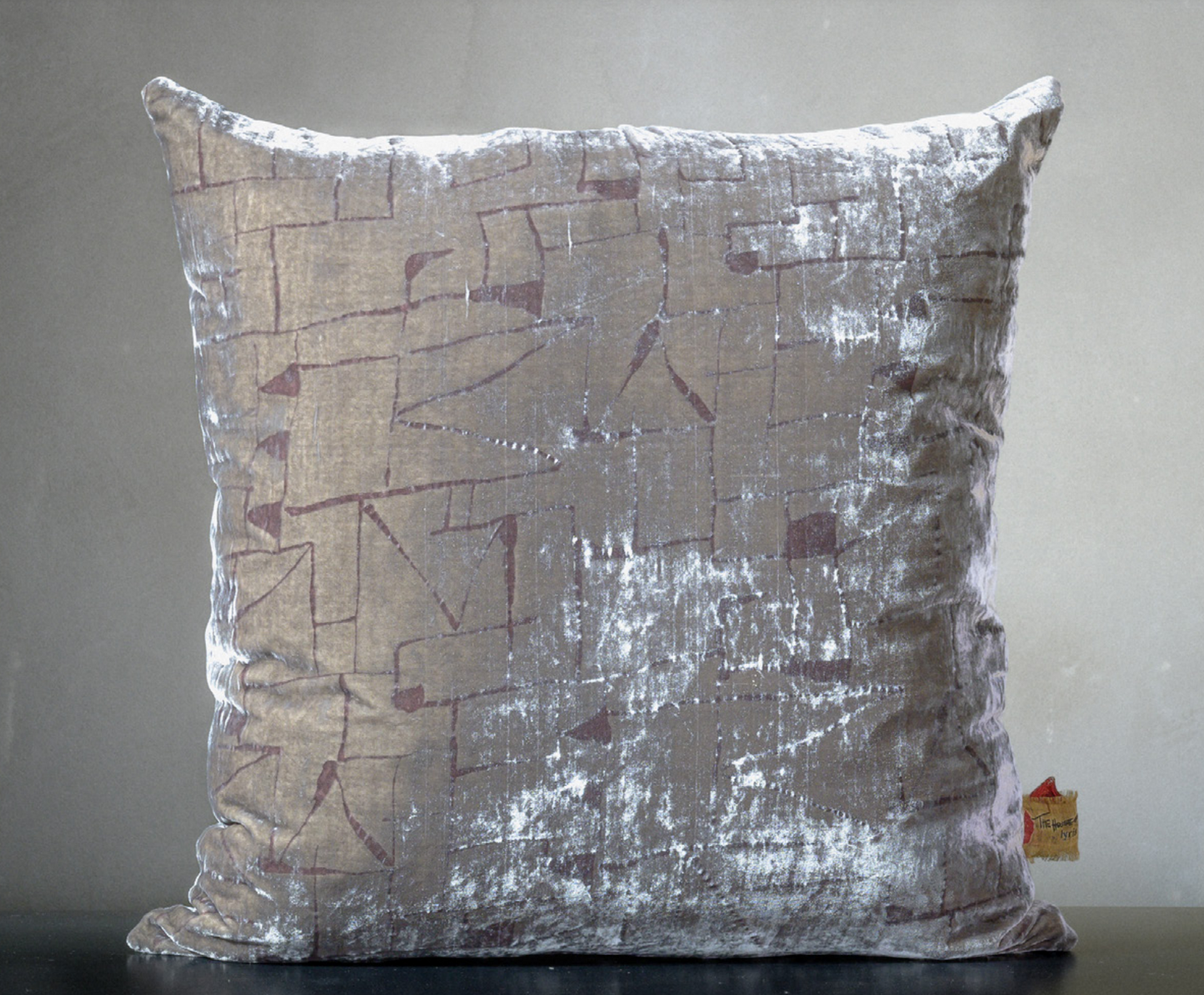 Hottonia Pillow 24 x 24